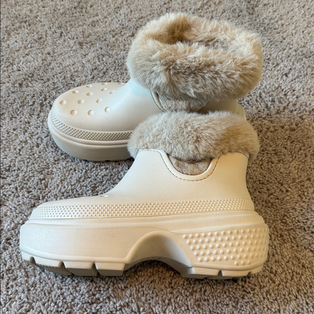 CROCS Stomp Lined Chunky Cozy Boot Size W7/M5